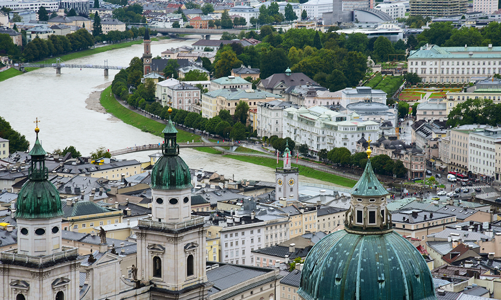 Vista do alto da cidade de Salzburg na Áustria